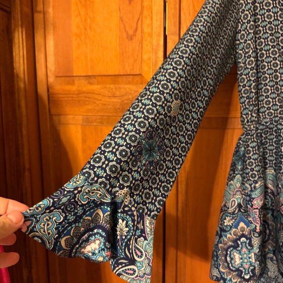 NWT Awesome Blue Print short Romper 3/4 sleeve - Picture 4 of 5